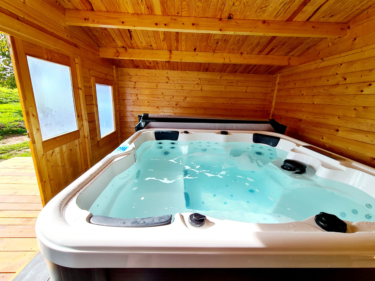 GreenGo Le Chalet Aura & jacuzzi by les Chalets d'Emilie