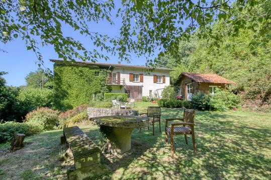 Le Moulin d'Escoutoux, l'âme de cette bâtisse parle à tous :)