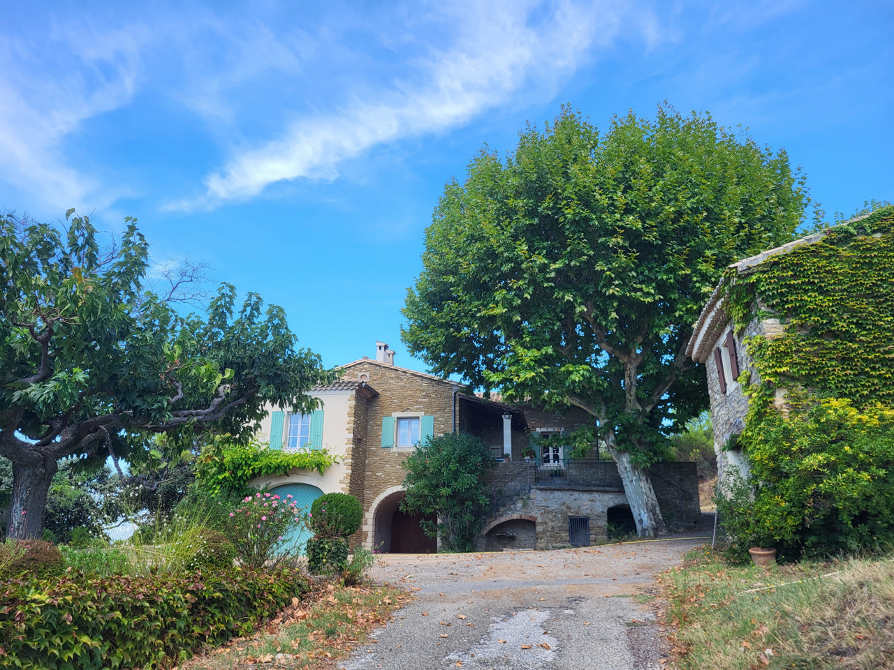 GreenGo Les Saffres, gîte de charme à Valréas