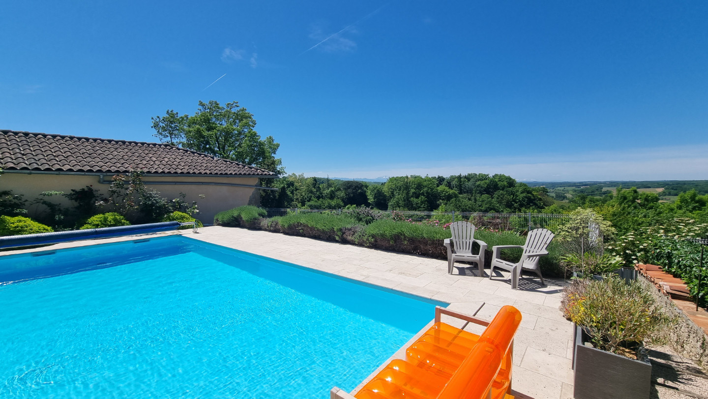 GreenGo Maison de caractère avec grange & piscine vue Pyrénées
