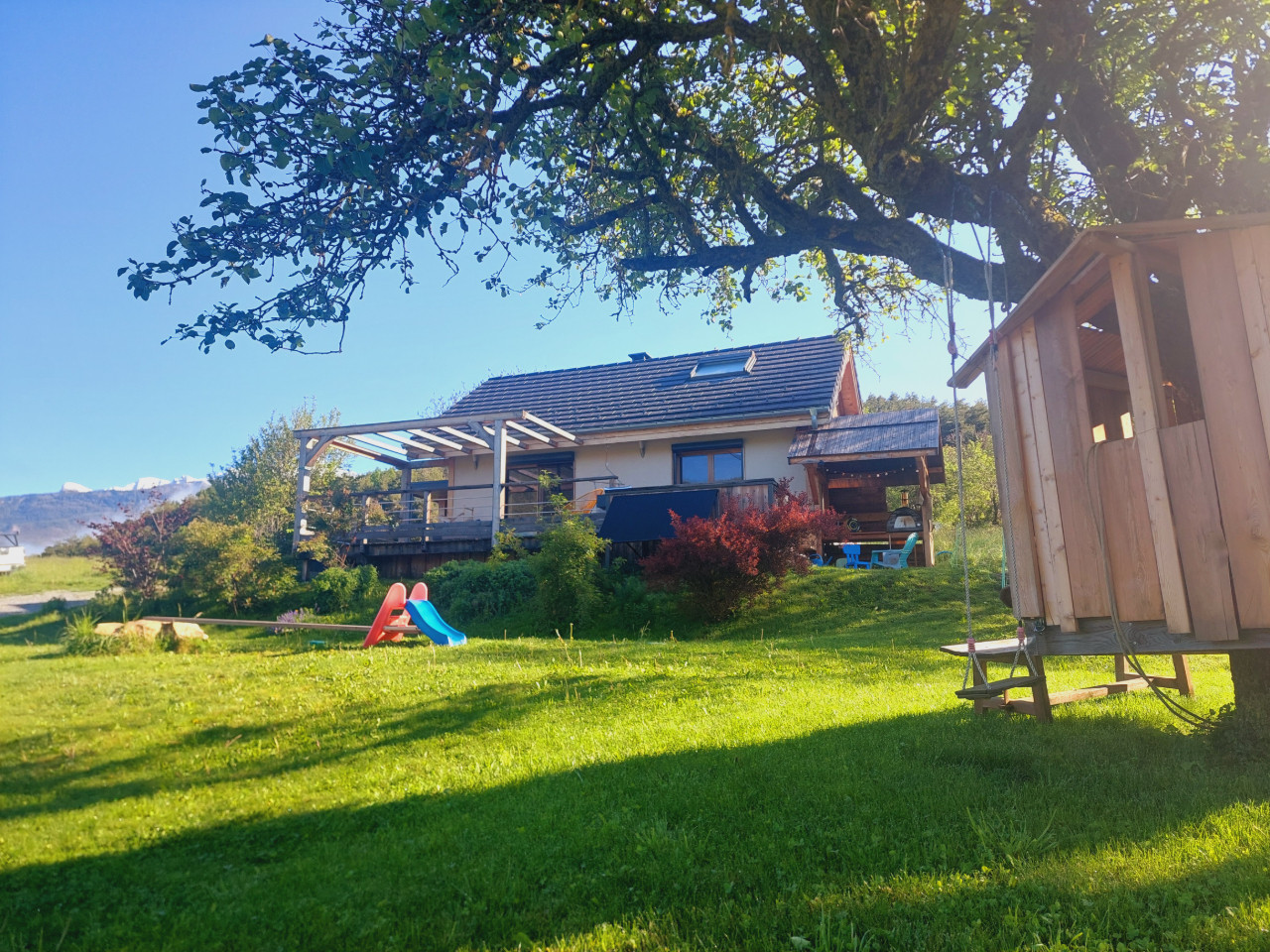Chalet paisible entre lac et montagne