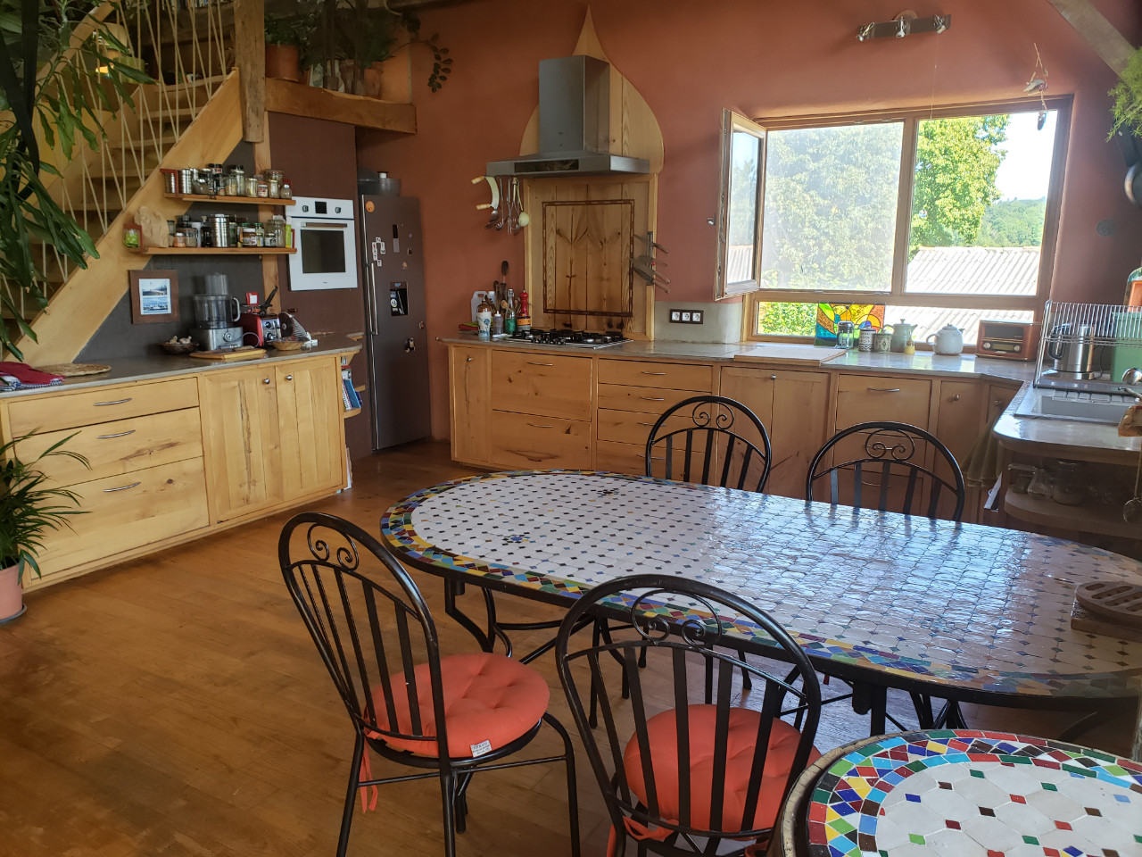 GreenGo Maison écologique avec piscine, jardin maraîcher et mares