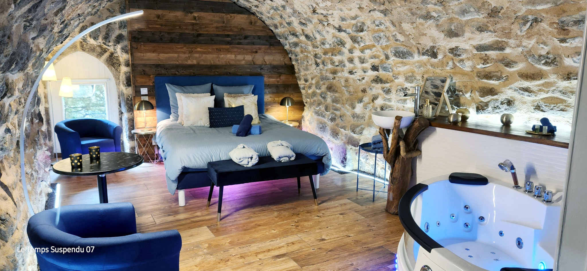 Logement GreenGo: Love room avec baignoire balnéo