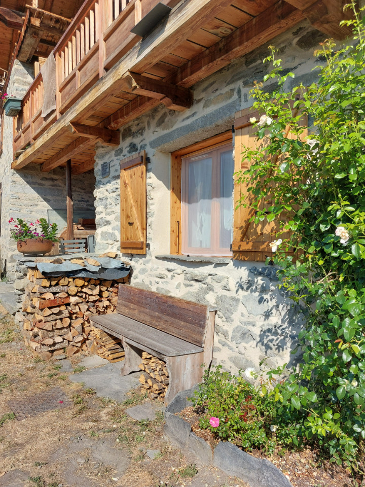 GreenGo Appt dans chalet rénové, situé dans un hameau calme, mais proche de la Rosière San Bernardo