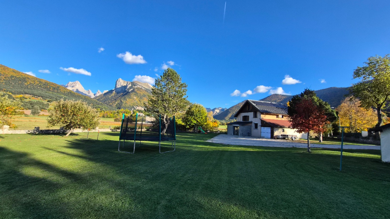 Appartement avec vue remarquable à 100m du village
