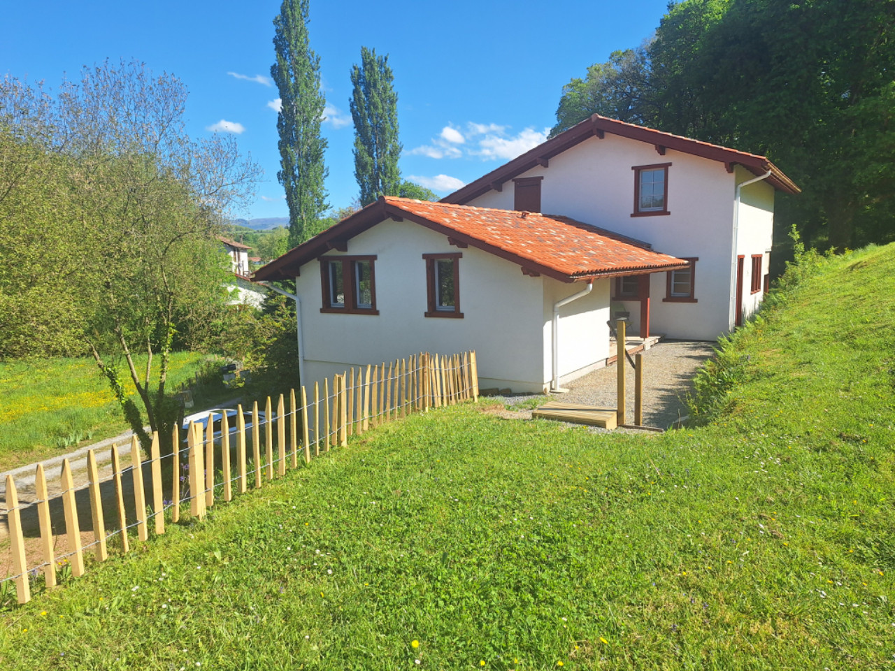 GreenGo "Olatua" logement écologique dans une maison en ossature bois au coeur du Pays basque.