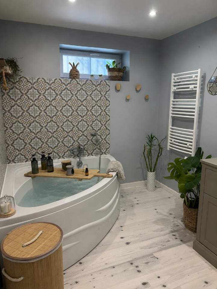 GreenGo Suite bien-être, baignoire spa et ambiance bohème : une Bulle d'Évidence