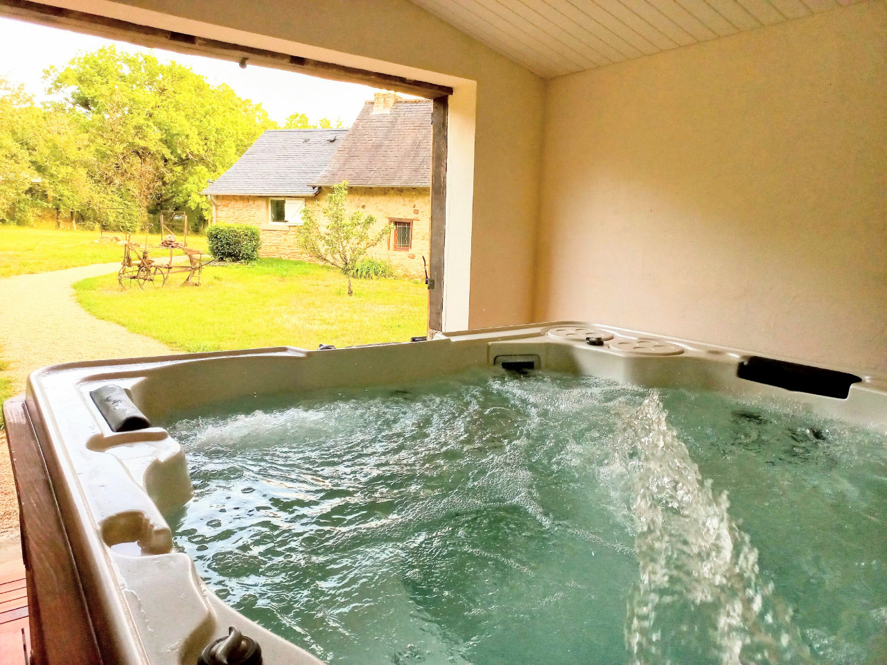 GreenGo Gite du Poumatou 7p  avec Spa en Périgord Noir Noir