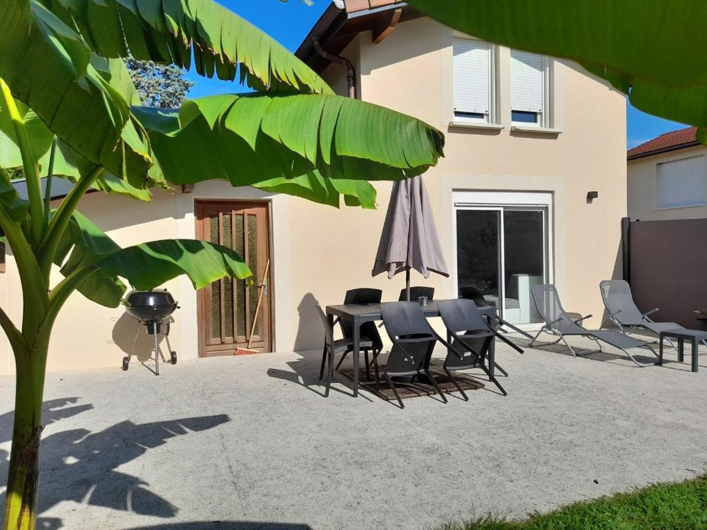 La maison au bord de l' ain