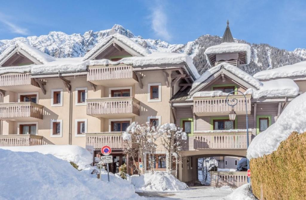 La Ginabelle – vue Mont Blanc avec piscine