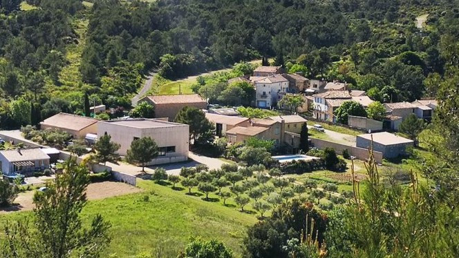 Maison au milieu des vignes