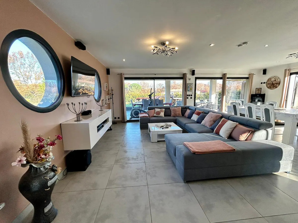 GreenGo Maison moderne, jacuzzi,billard, baby-foot