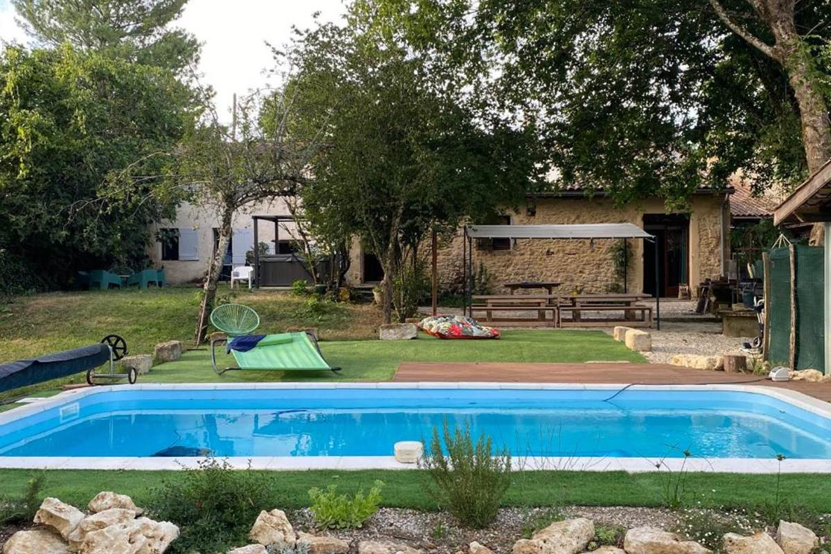 GreenGo Piscine Spa Sauna  Billard Baby-foot Ping-pong Barbecue Plancha Villa Baptiste à 30 mn de Bordeaux