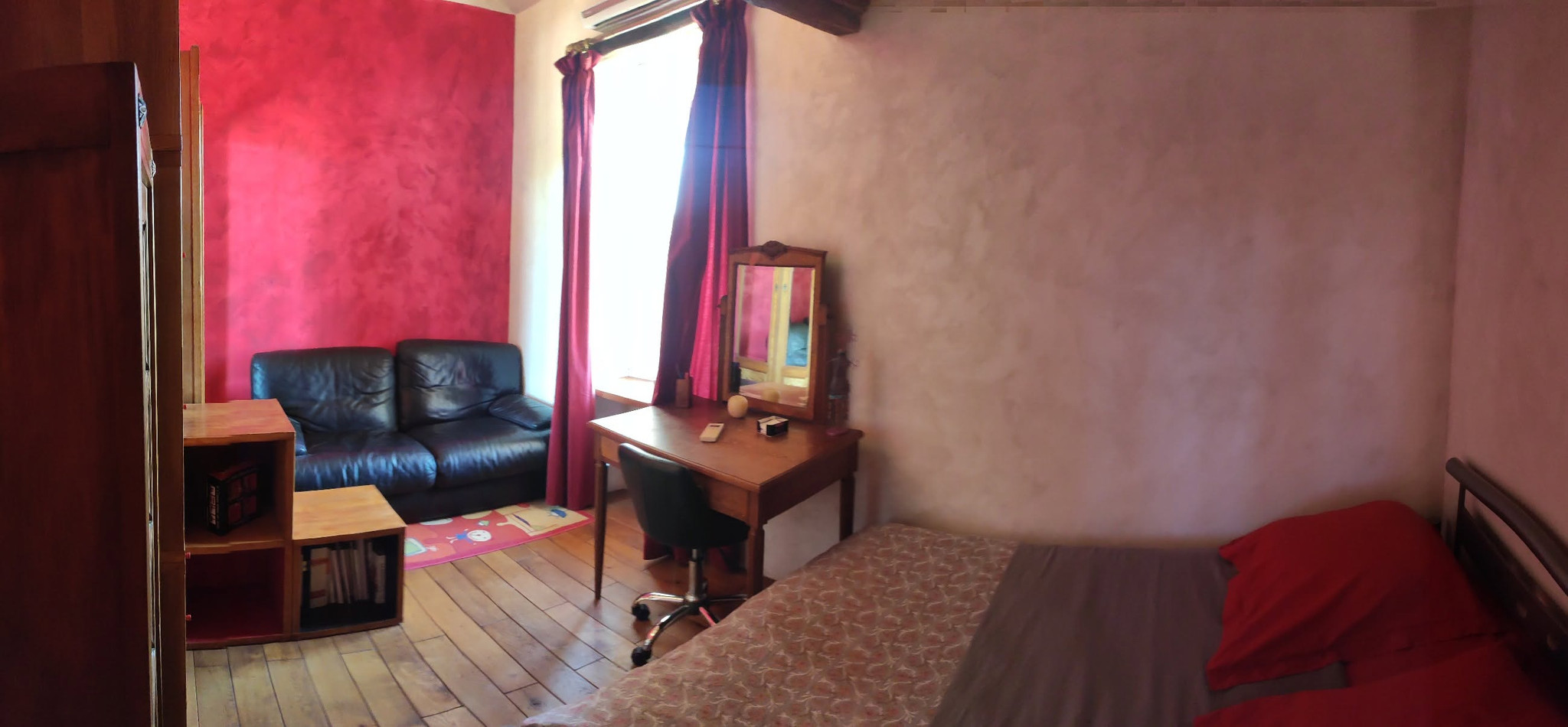 Chambre rouge aux portes du Morvan