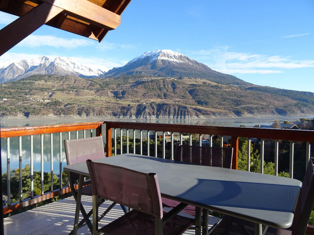 Appartement avec vue panoramique sur le lac