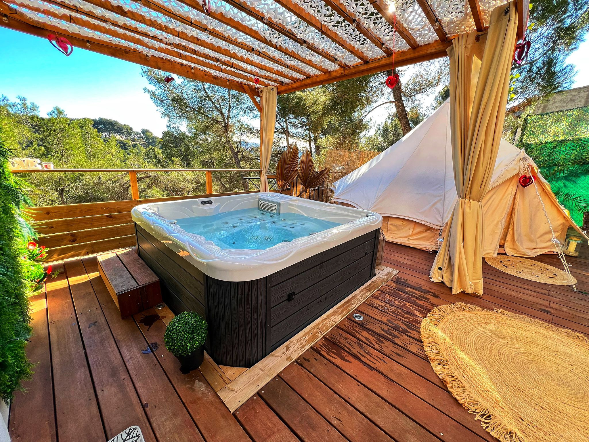 Hôte GreenGo: Yourte Éco-lodge avec jacuzzi luxe chez C&c