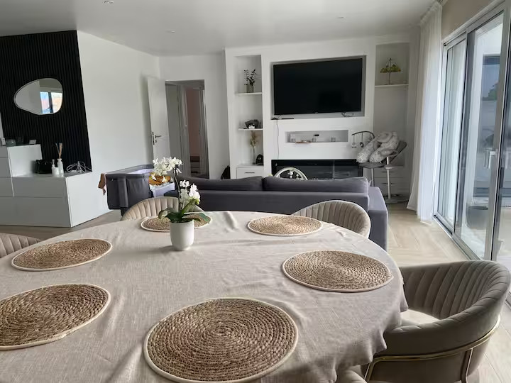 Maison familiale neuve • Piscine • 3 ch