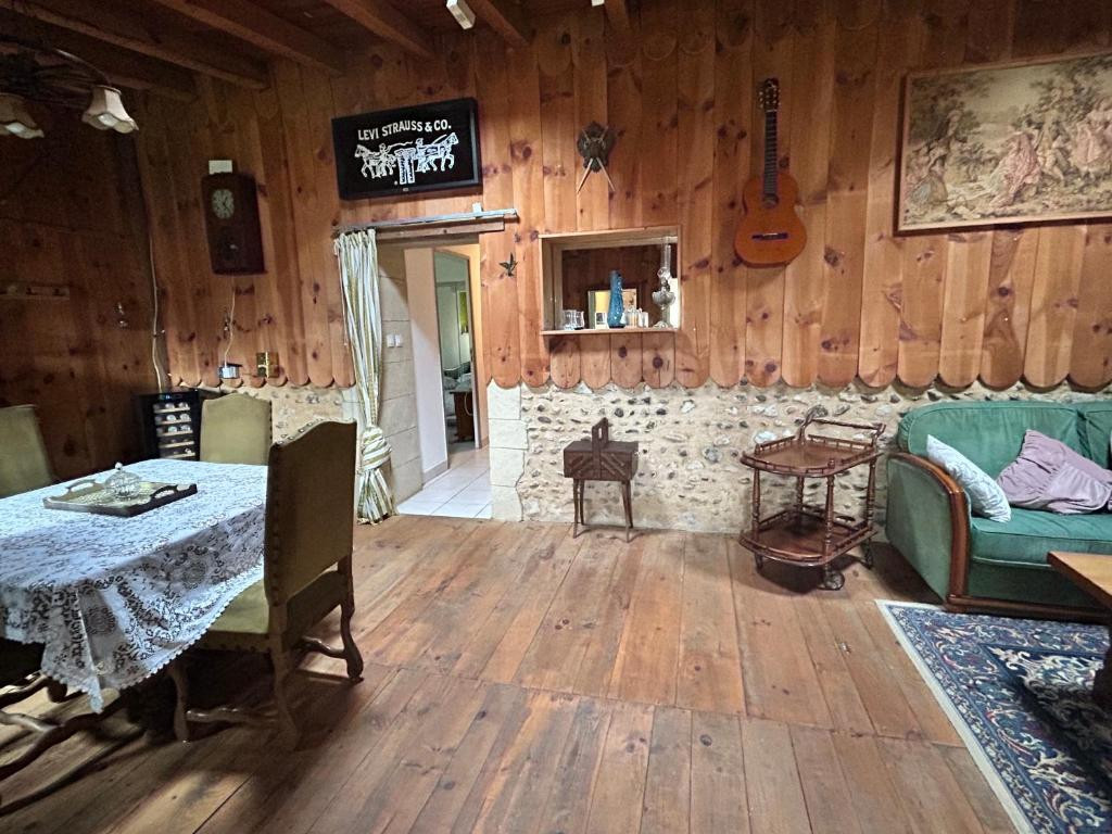 GreenGo Le Saloon
