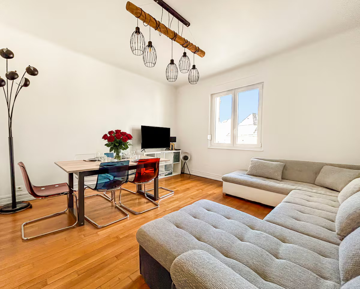 GreenGo L’Escale Thionvilloise T3 Spacieux avec Terrasse & Parking T3 Lumineux 95m² • Centre-ville • 6 pers