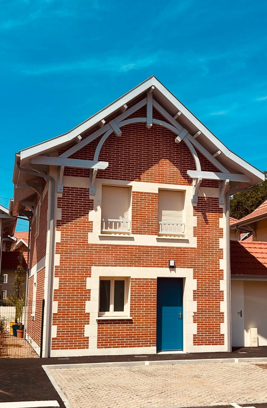 Villa neuve, avec terrasse et jardin, à 5 minutes des plages