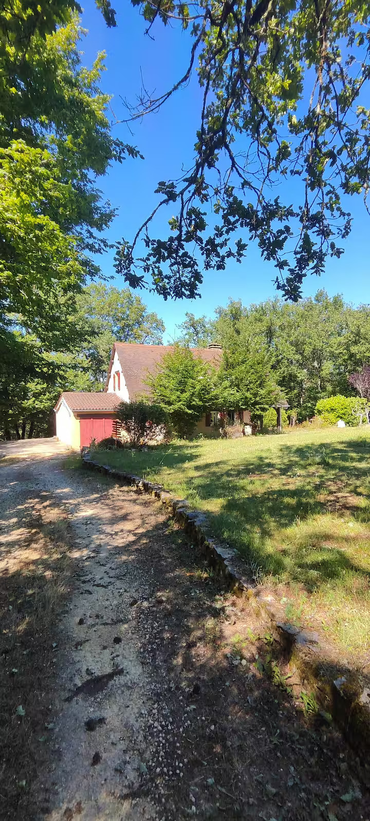 La maison en lisière de forêt