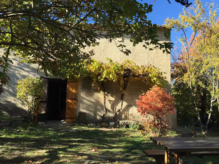 Maison familiale rustique à Céreste-en-Lubéron