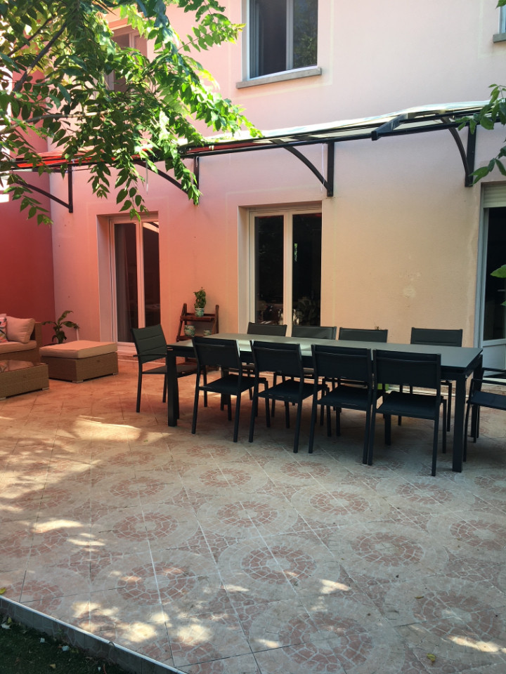 GreenGo Villa Rose, près centre ville, 4 chambres, jardin, piscine
