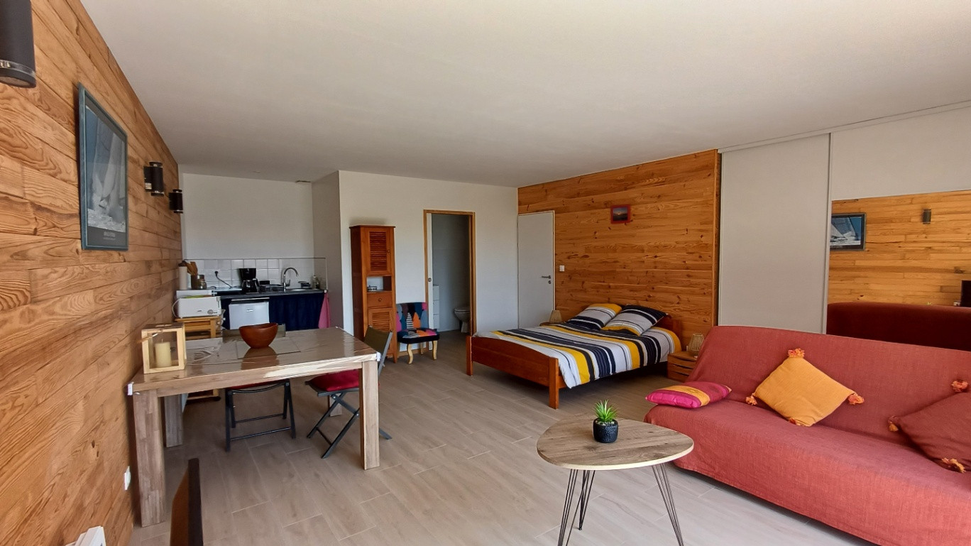 GreenGo Studio 37 m² au milieu d'un jardin, plein sud, vélo & parking, 5 km de la Rochelle