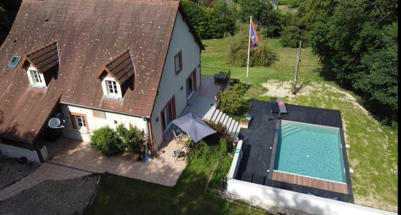 Le Grenier de Neuvy - Grand gîte avec piscine près de Sancerre
