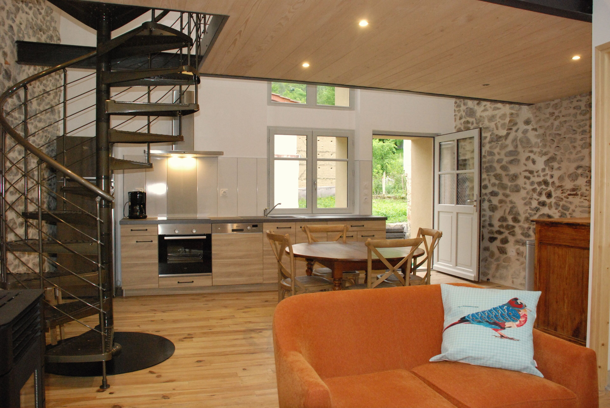"l'atelier" Esprit mini loft avec jardin 4 à 5 personnes