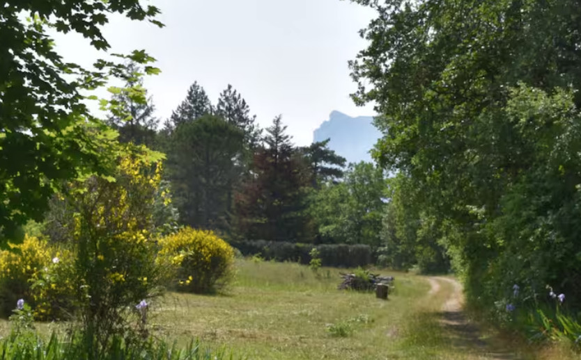 GreenGo Maison avec son accès privé à la rivière