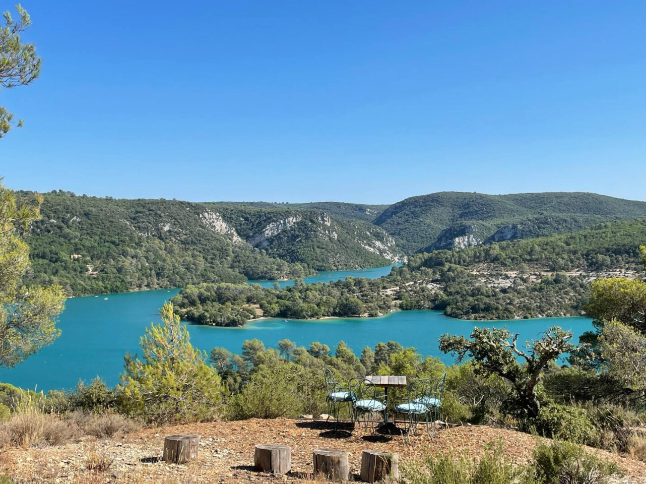 Sans doute le plus beau point de vue sur le lac d'Esparron
