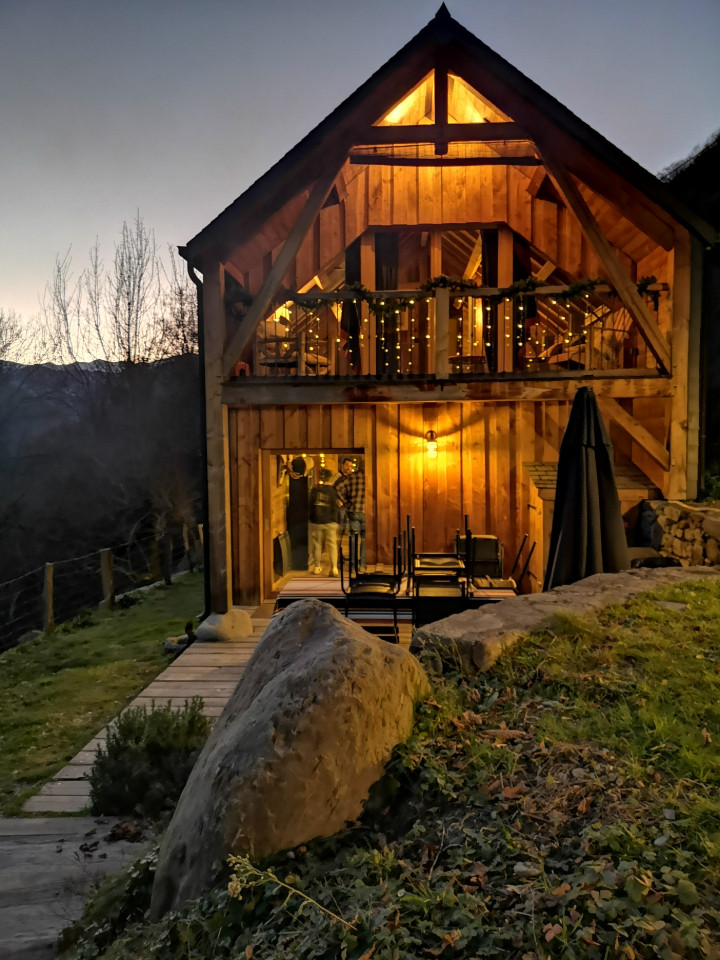 L'Escale Pyrénéenne, le chalet Escouaraou au cœur des Pyrénées. Jusqu'à 13 personnes