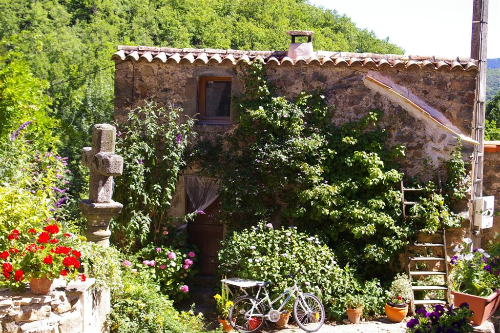 Petit gîte écolo 'Bio-dule', en pierre & bois