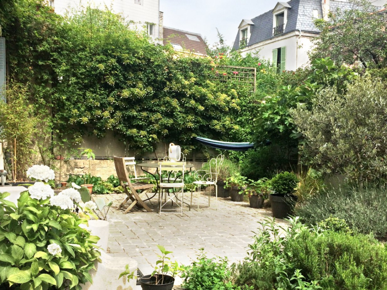 Chambre indépendante dans une villa