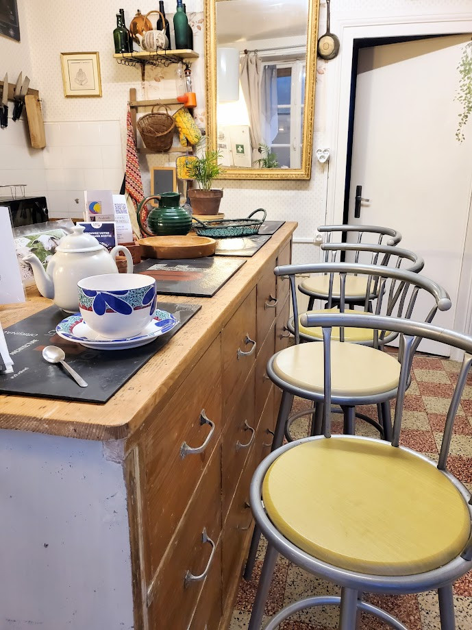 Nathou issy Alvi : Maison à l'ancienne avec terrain , animaux bienvenus