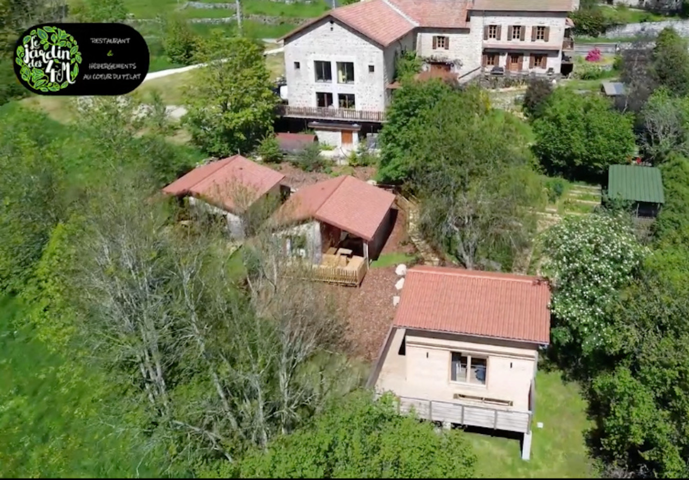 Hôte GreenGo: Gîte 22 personnes à 1h de Lyon : 10 chambres & chalets, en pleine nature, calme & convivialité