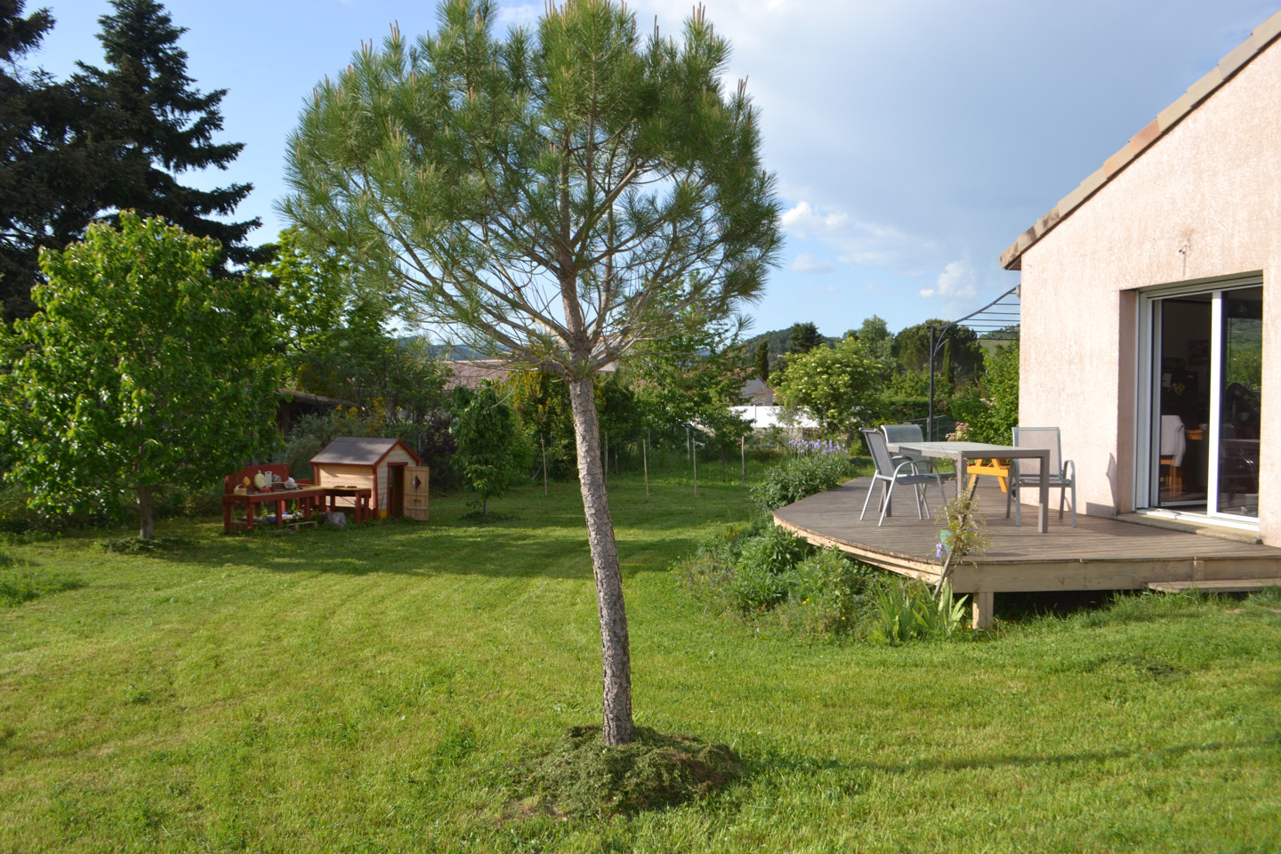 Maison familiale avec grand jardin et baignade à 10 min à pied