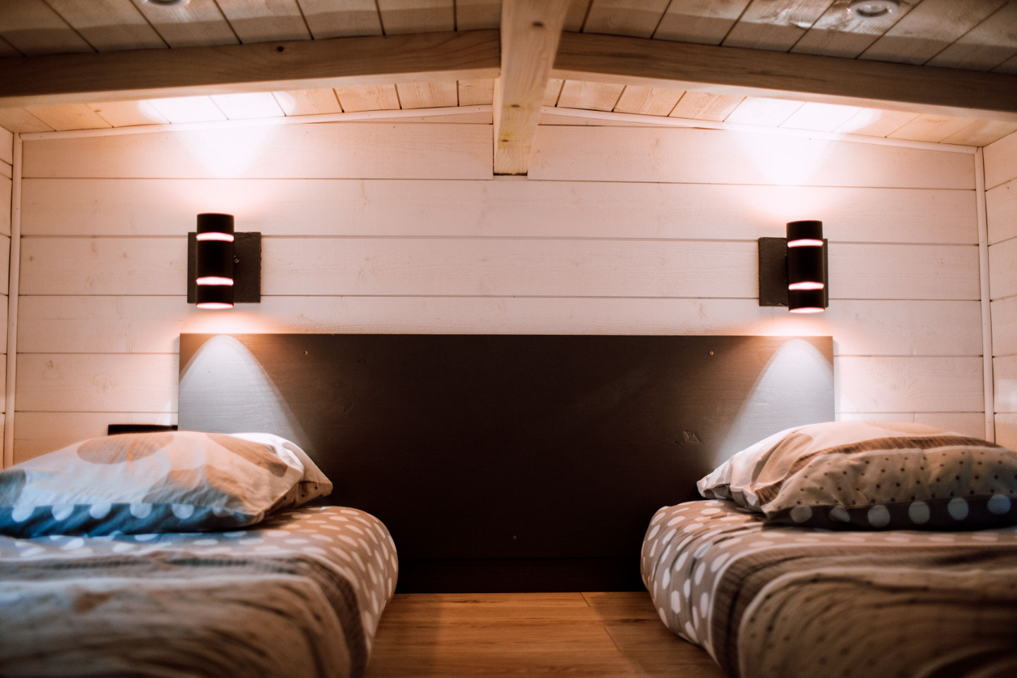 Logement GreenGo: Tiny House la bucheronne au bord de la rivière