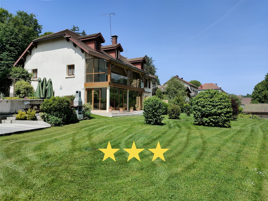 Gîte 1804 Montagnes du Jura avec Spa et Sauna, classé 3 étoiles