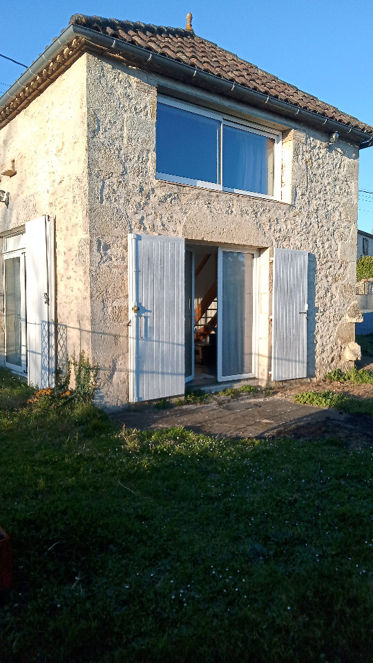 GreenGo Petite maison en pierre