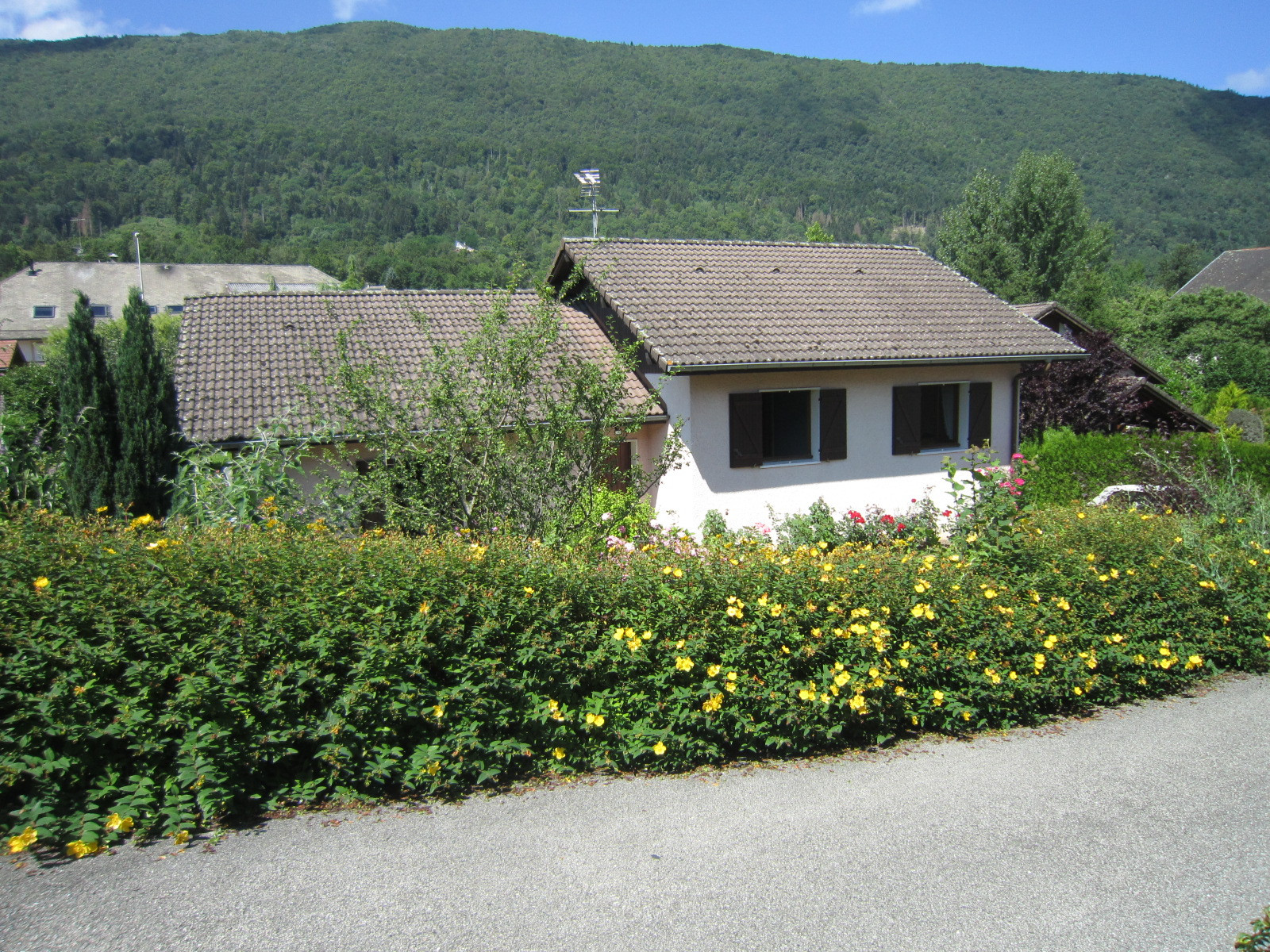 GreenGo Maison 100m2, grand jardin, 8 min à pied du lac d'Annecy, voie verte, 6 personnes