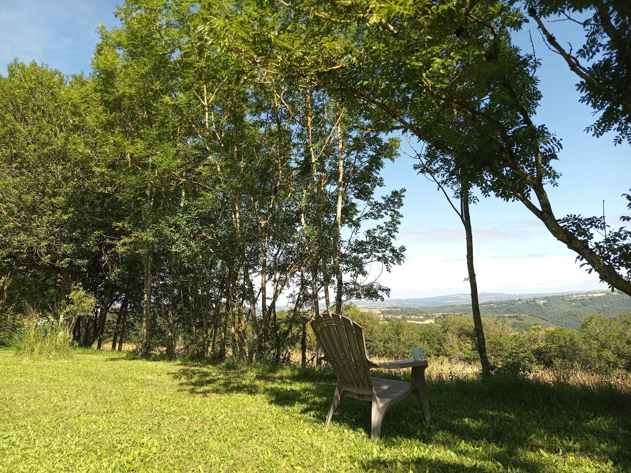 GreenGo Le gîte du Roucayrol surplombant la vallée du Viaur, Tarn
