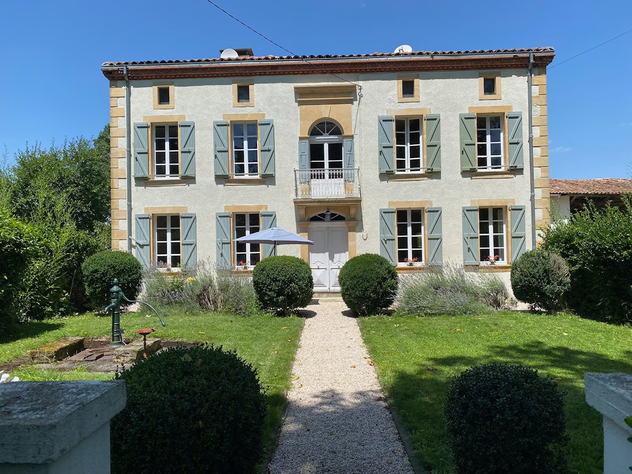 Le Manoir aux Volets Verts