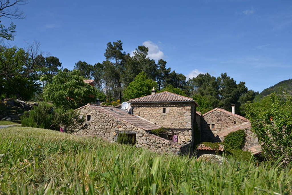 GreenGo Gîte Auvergne-Rhône-Alpes À la campagne