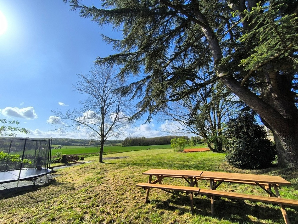Maison cosy proche de la Vallée du Loir à la campagne avec grand jardin