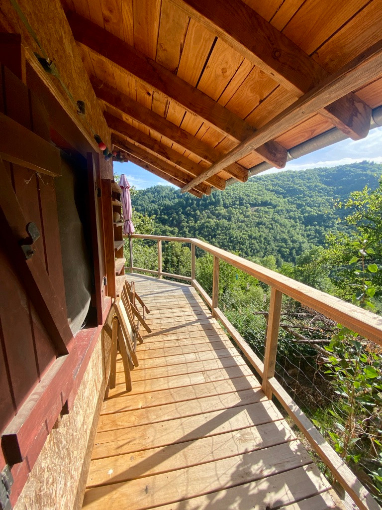 Logement insolite Ardèche En forêt