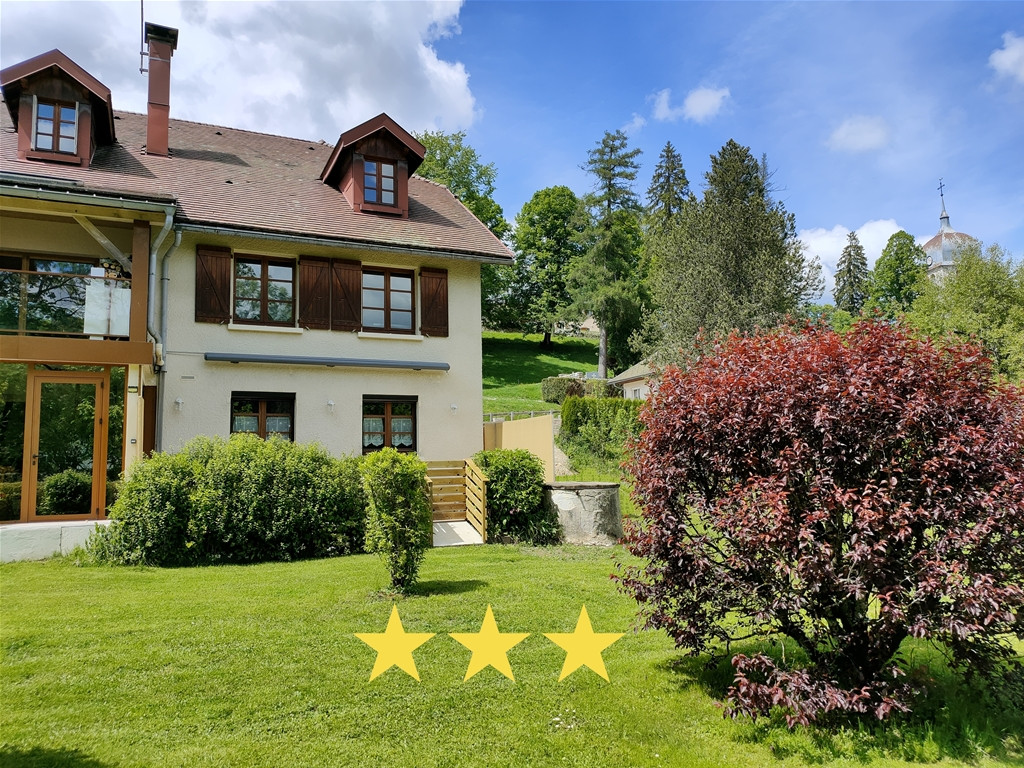 Gîte 829 Montagnes du Jura avec Spa et Sauna, classé 3 étoiles