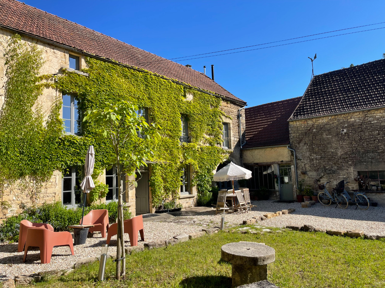 GreenGo La Closerie de Gigny -Maison Marguerite-Jacuzzi