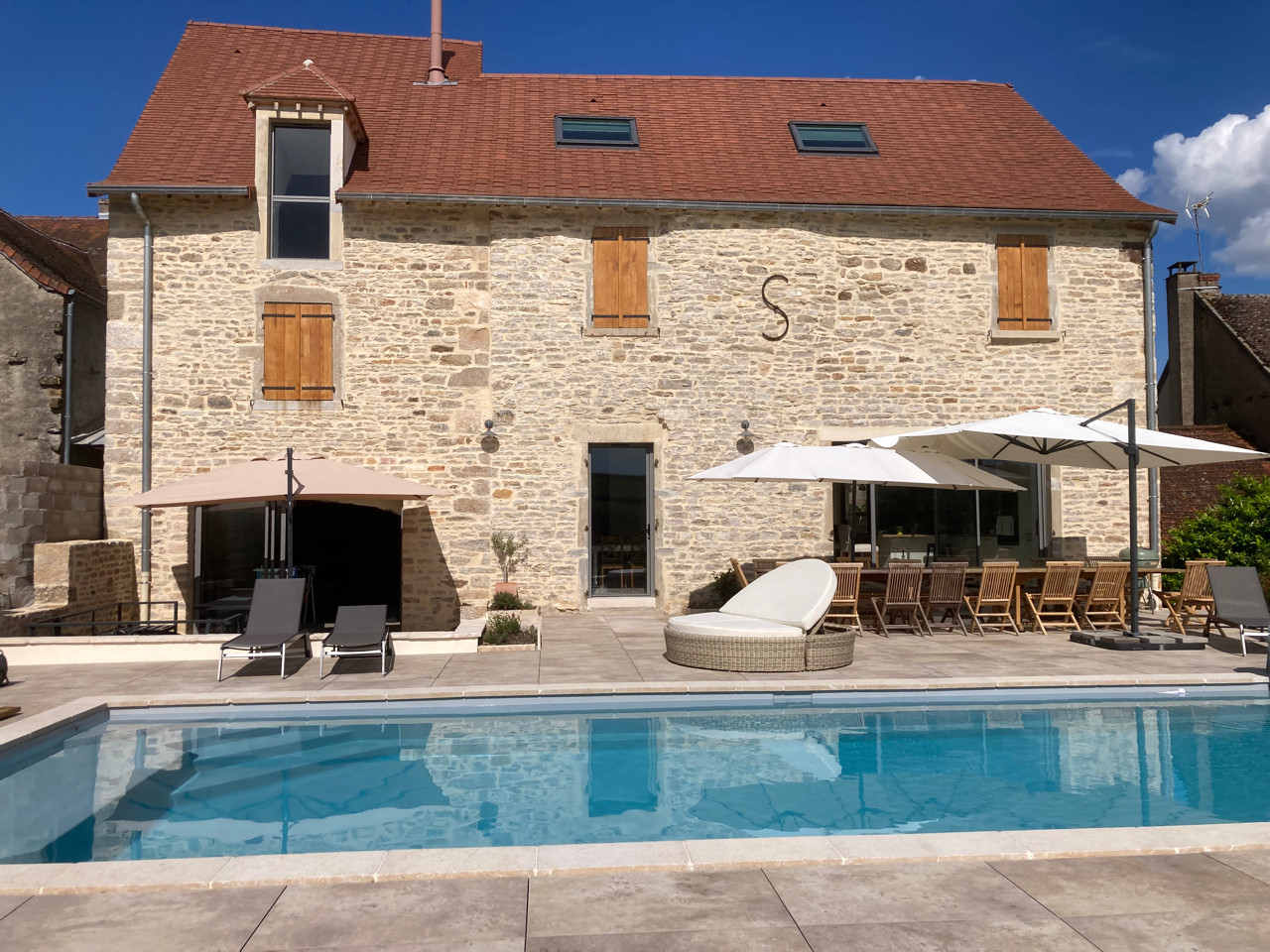 Logement GreenGo: Votre gîte de charme avec piscine au coeur de la Bourgogne